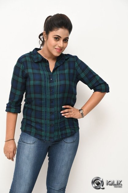 Poorna-Interview-About-Jayammu-Nischayammu-Raa-Movie